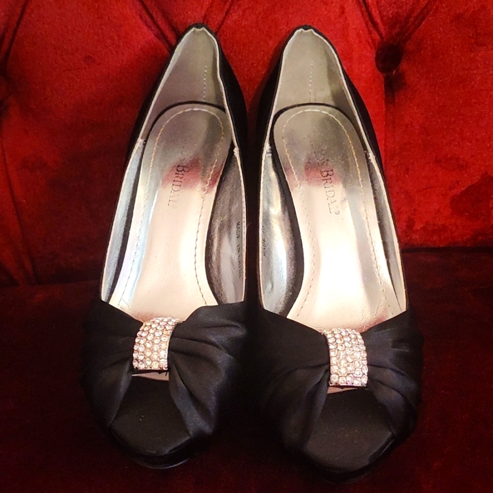 David's Bridal Diana Black Heels Size 6.5